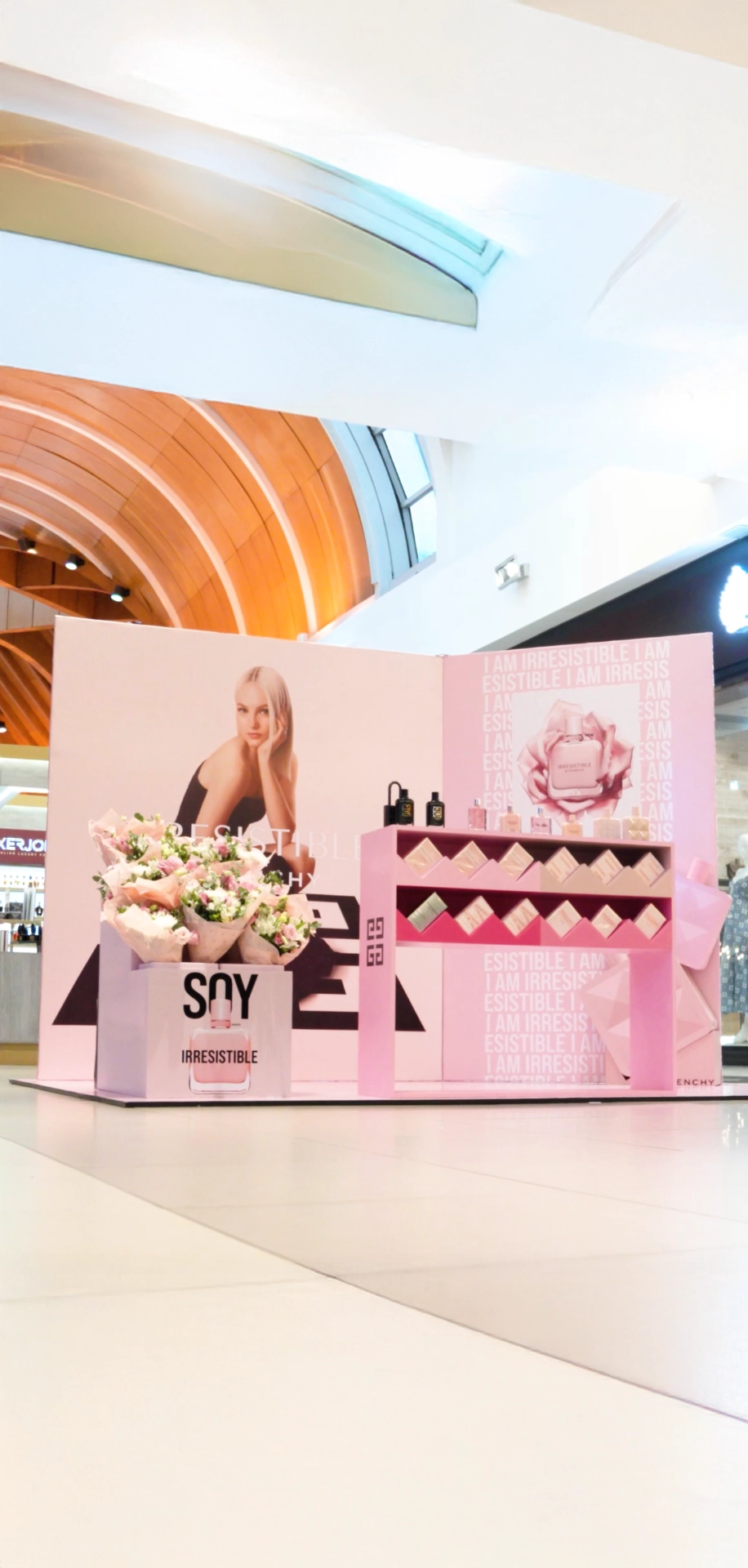 Espacio Givenchy en centro comercial
